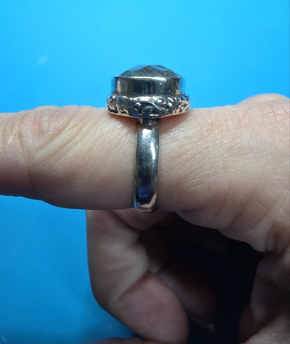 Vintage Aquamarine—bezel-set in an ornate sterling silver band. - Picture 4 of 8